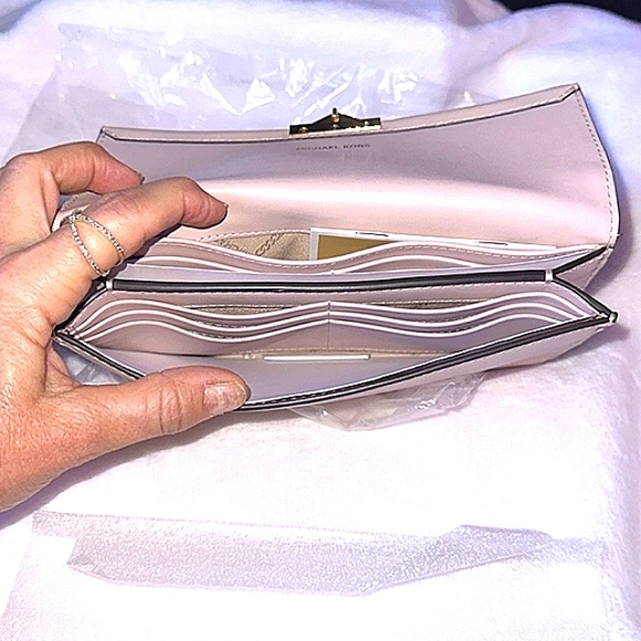 Michael Kors Wallet Soft light Pink NEW in pkg from manufacturer - Picture 3 of 13